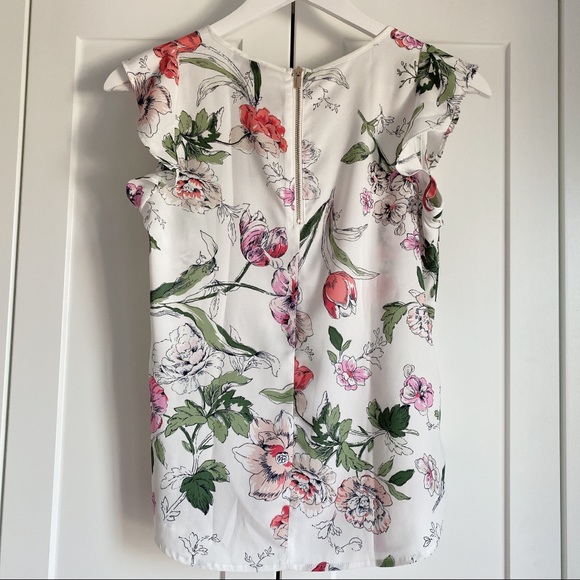 NWT Ann Taylor flutter sleeve top - Picture 4 of 9